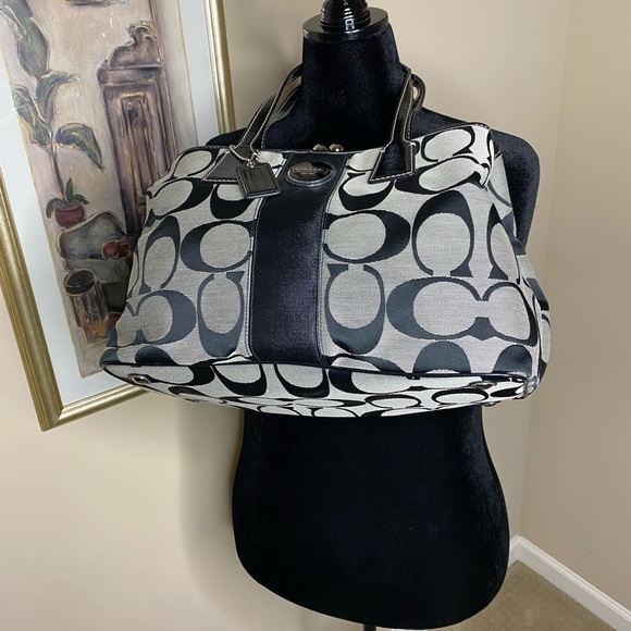 New Coach Black & Gray Medicine Bag with Clasp - Picture 14 of 14